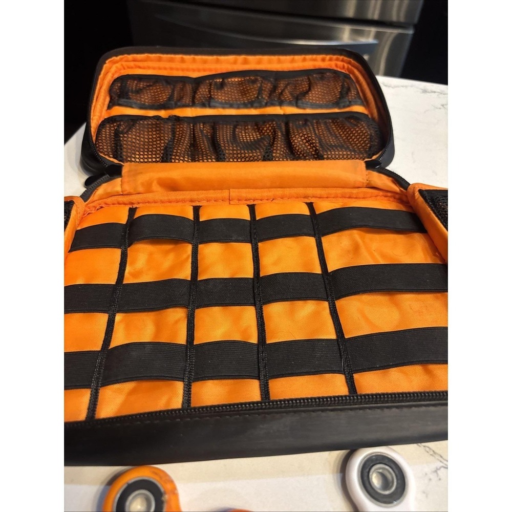 25- Fidget Spinner Lot With Case - Picture 8 of 10